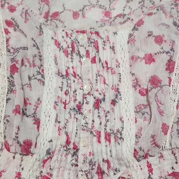 Guess top- small - Picture 4 of 10